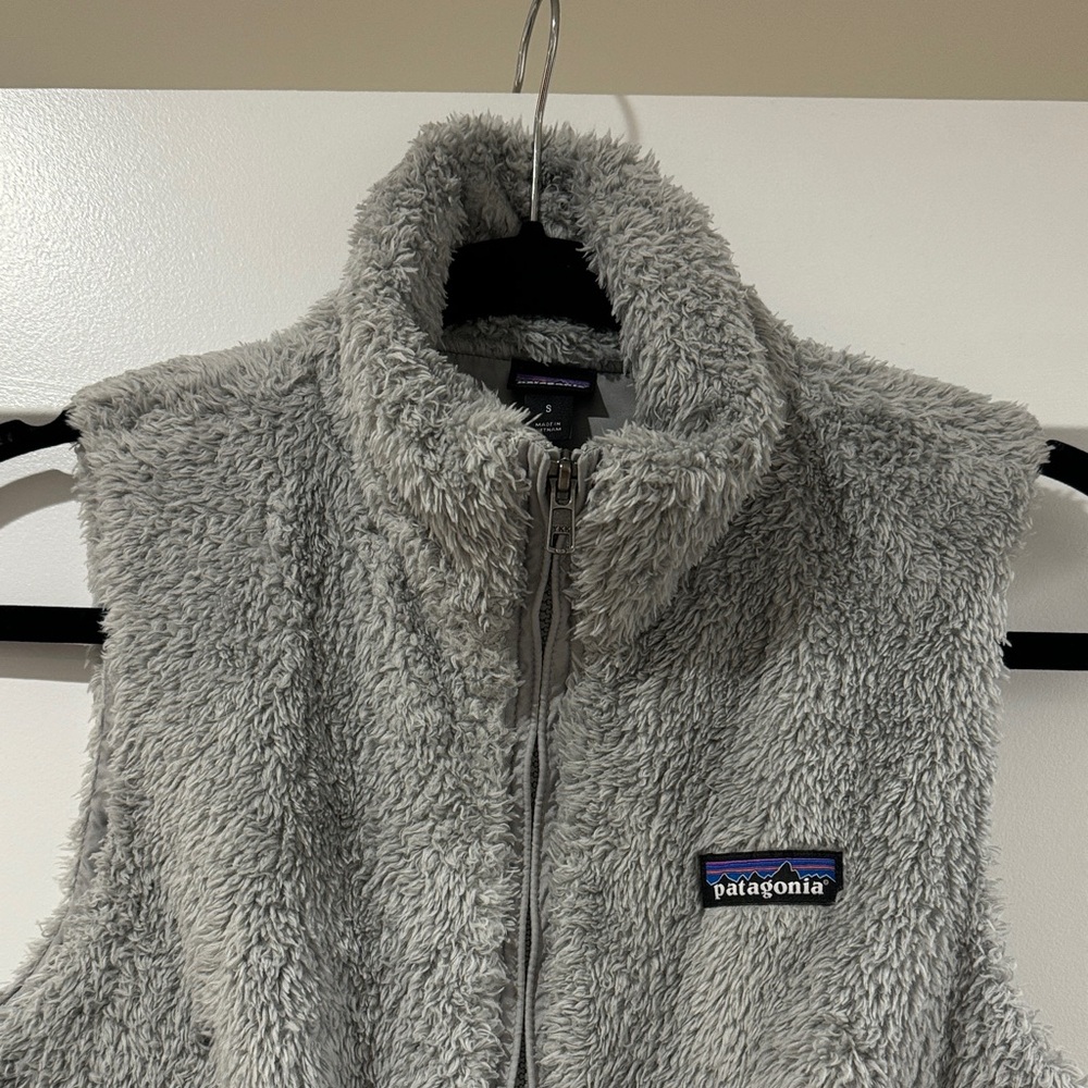 WOMENS PATAGONIA GRAY SHERPA VEST - Picture 2 of 4
